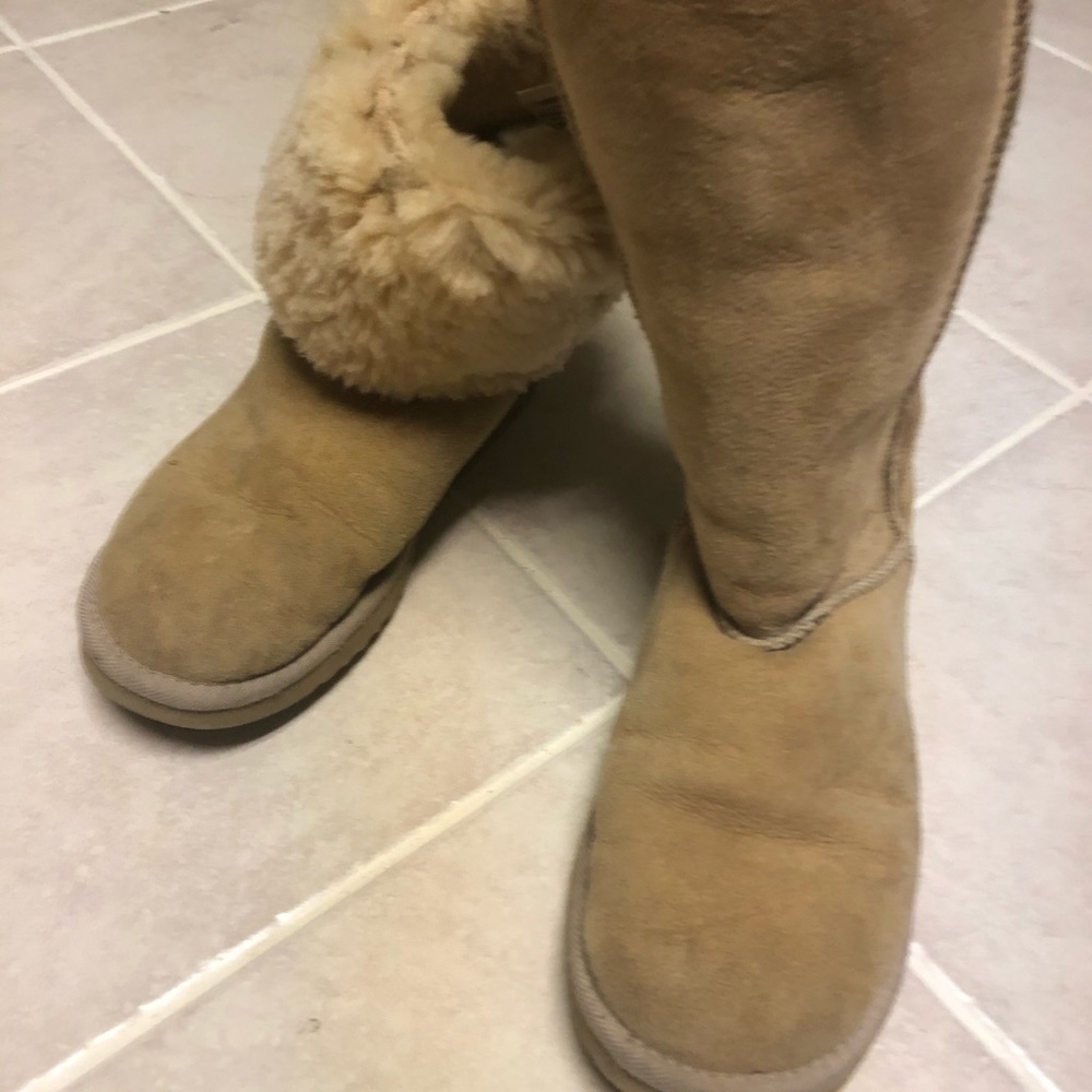 Tan Long Uggs